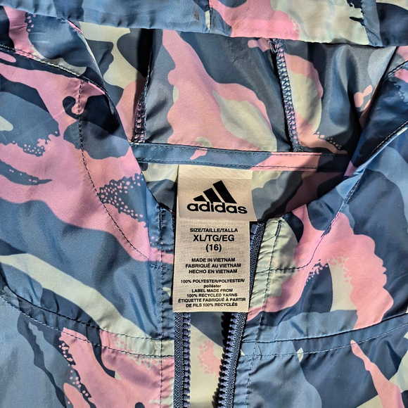 (XL) Girls Adidas Blue & Pink Camo Windbreaker Jacket - Picture 3 of 5
